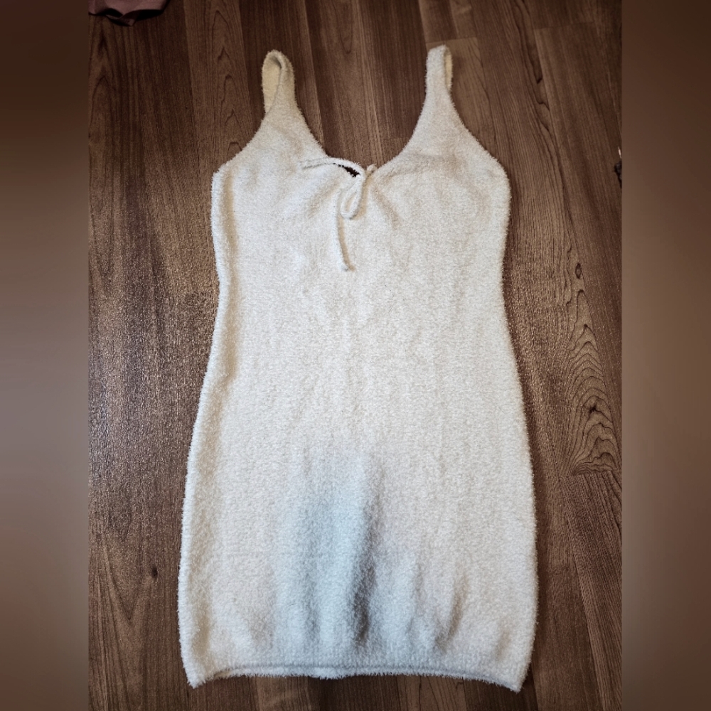 New White Sleeveless Dress